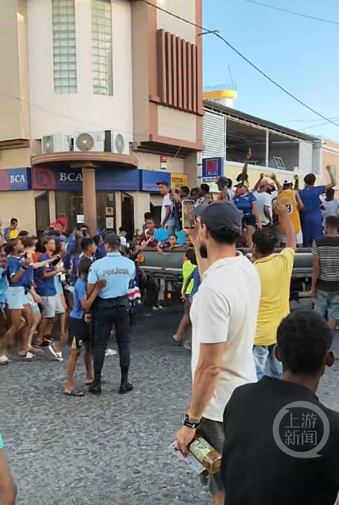 双国籍, 记者联系了, 万人 双国籍, 记者联系了, 万人